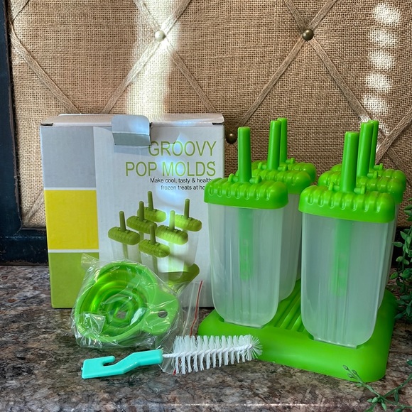 Groovy Pop Molds - Picture 1 of 5